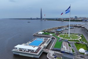 Возле «Газпром Арены» открылся уникальный всепогодный, всесезонный бассейн под открытым небом